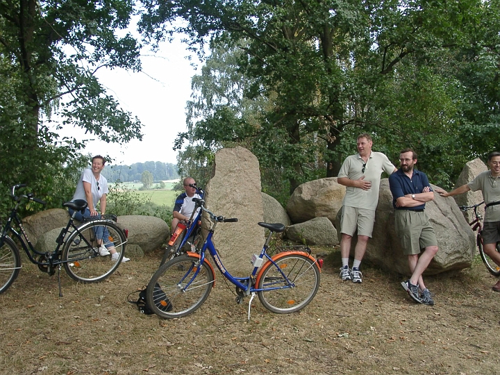 09070002.JPG - Fahrradtour nach Feldberg: Und noch eine Pause...