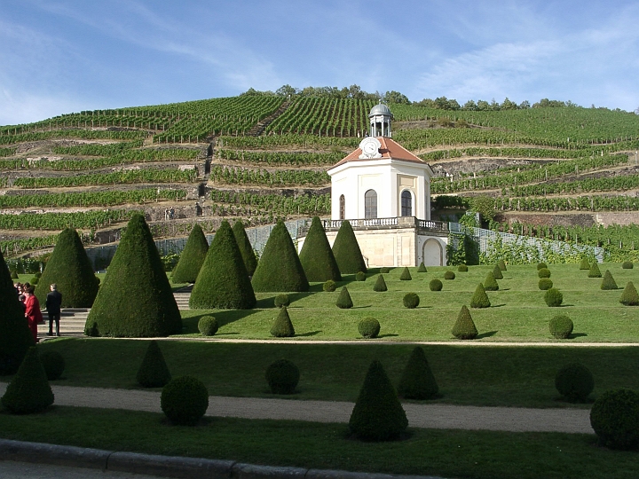 09180015.JPG - Schloss Wackerbart: Blick zum Schloss Belvedere