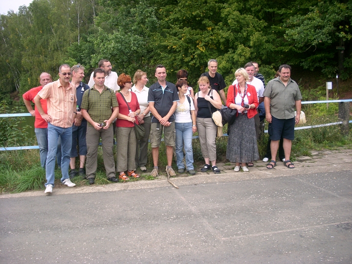 JD800338.JPG - Gruppenbild an der Koberbachtalsperre