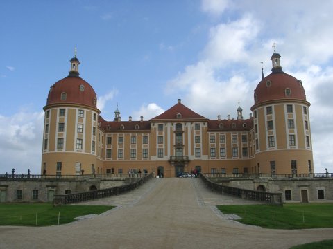 Moritzburg/Schloss: Hinteransicht vom Schlossgarten gesehen