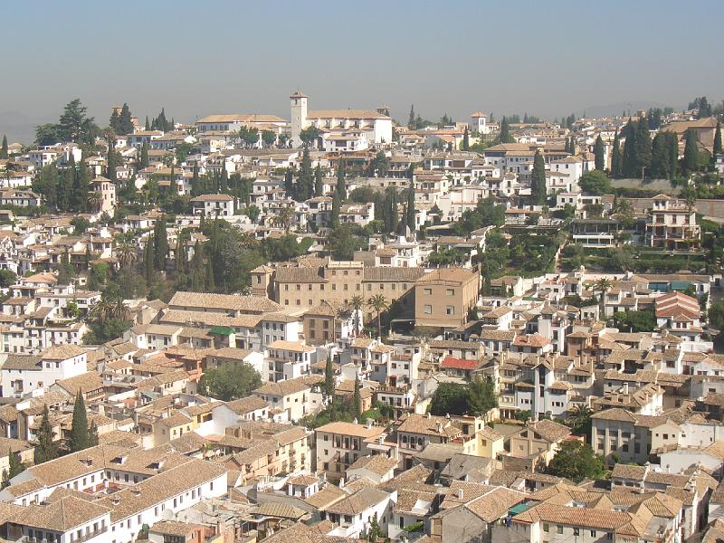 CIMG0100.JPG - Granada/Alhambra: Blick aus dem Aljimeces-Saal im Königspalast auf die Altstadt (Albaycín)