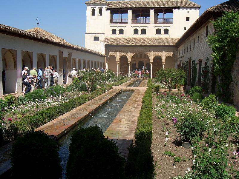 CIMG0126.JPG - Granada/Alhambra: Patio de la Acequia (Wasserbeckenhof) im Generalife