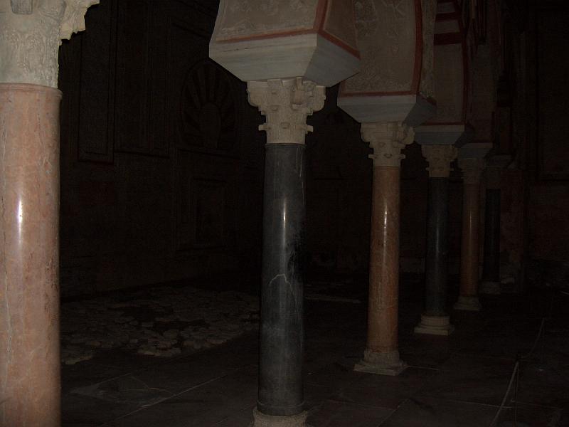 CIMG0178.JPG - Ausgrabungsstätte Madinat al-Zahra bei Cordoba: im Salón Abd al-Rahman III.