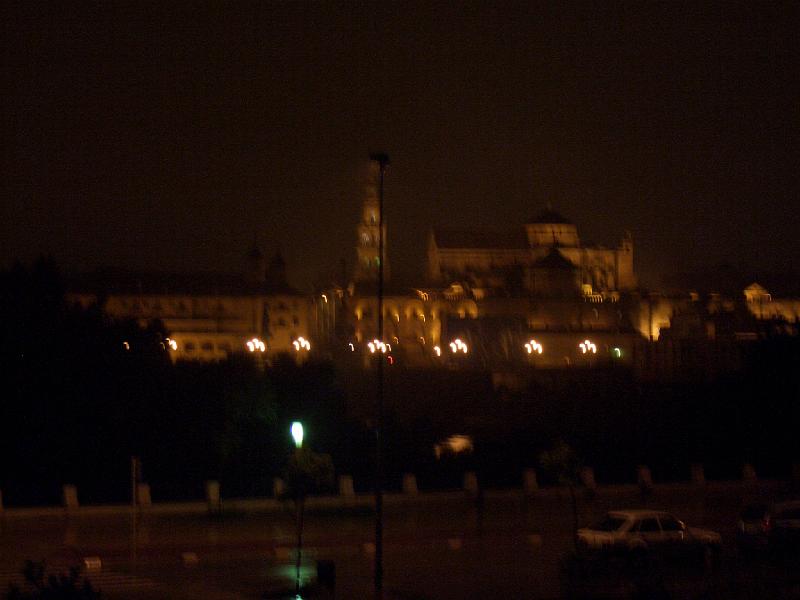 CIMG0183.JPG - Cordoba: Blick aus unserem Hotelfenster auf die Mezquita Catedral bei Nacht