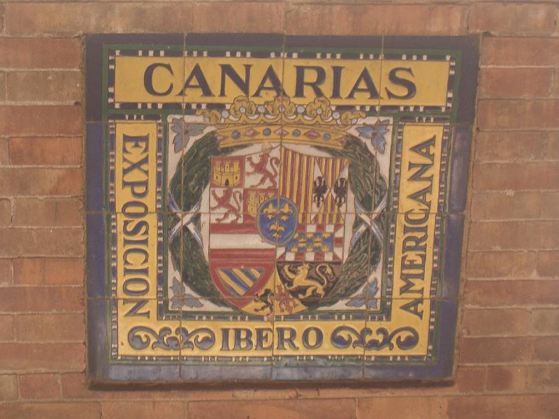 CIMG0224.JPG - Sevilla/Plaza de Espana: Präsentation der Kanarischen Inseln