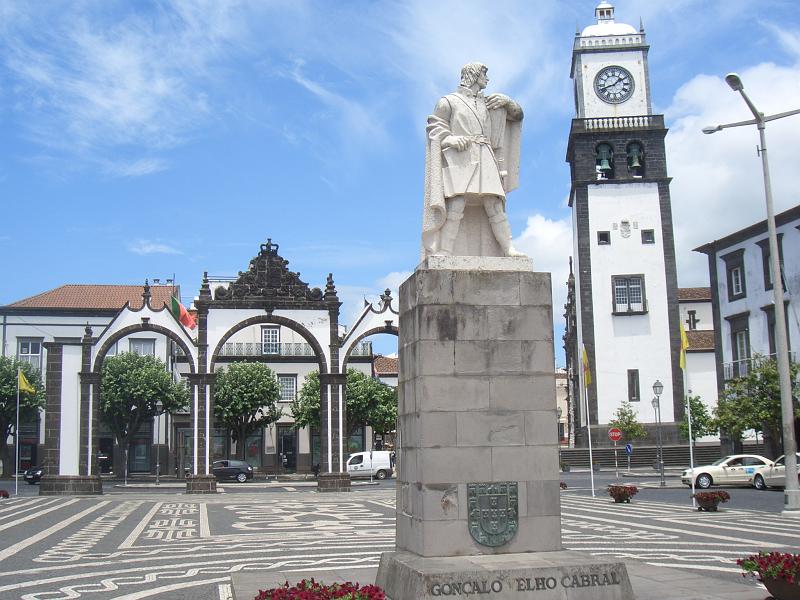 CIMG3497.JPG - Ponta Delgada/Matriz: Blick zur Hauptkirche