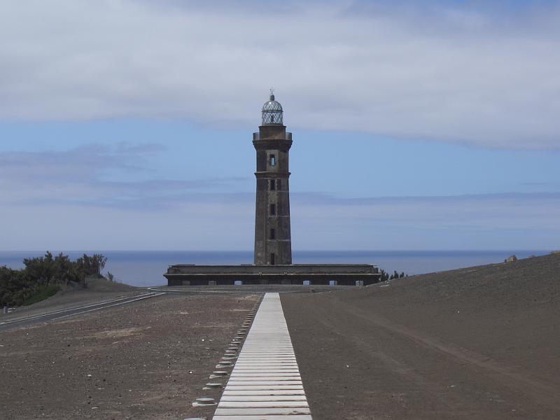 CIMG3326.JPG - Ponta dos Capelinhos: Blick zum alten Leuchtturm.