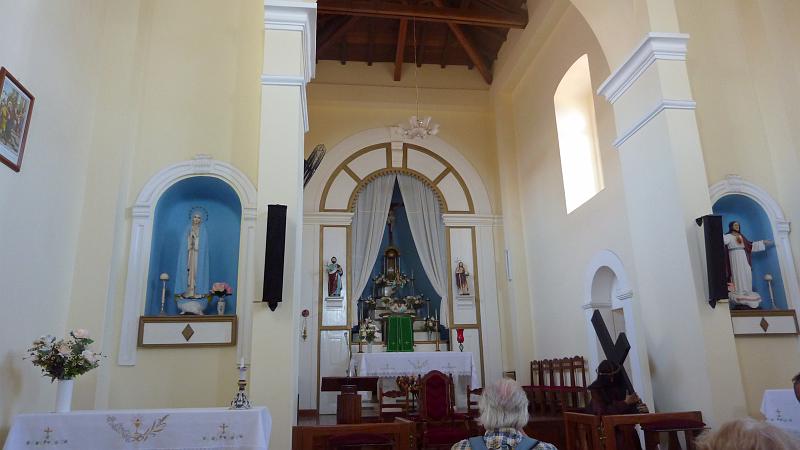 P1000186.JPG - Sao Filipe: In der Kirche Nossa Senhora da Conceicao.