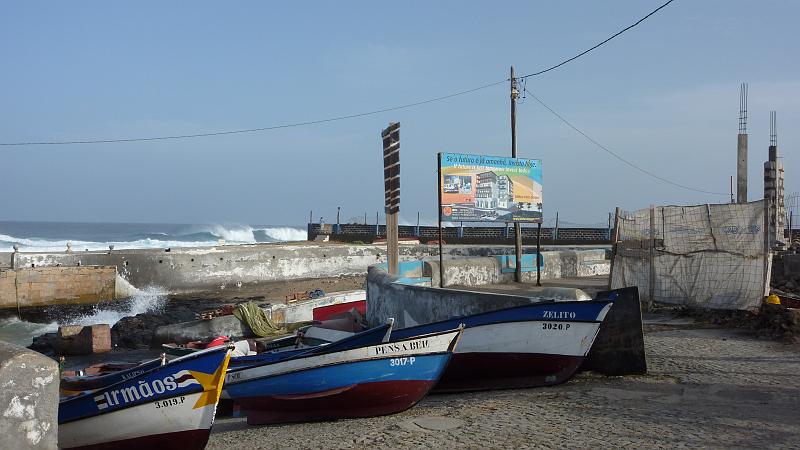 P1000341.JPG - Ponta do Sol: Der Hafen ist der nördlichste Punkt der Kapverden.