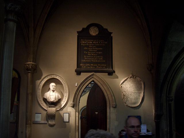 CIMG0508.JPG - Dublin/St. Patricks Kathedrale: Andenken an Jonathan Swift