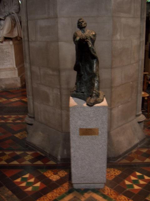 CIMG0510.JPG - Dublin/St. Patricks Kathedrale: Statue von ???
