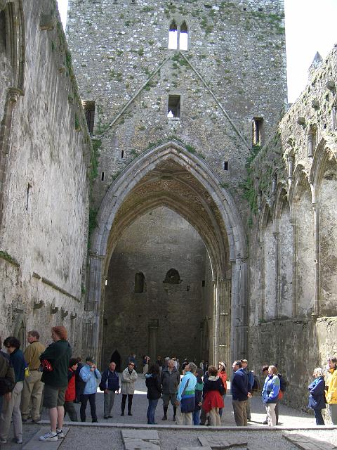 CIMG0524.JPG - Rock of Cashel: in der Ruine der großen Kathedrale