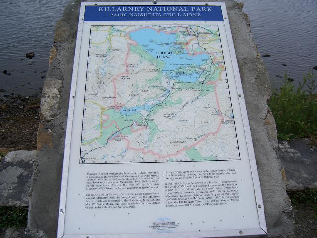 CIMG0546.JPG - Killarney Nationalpark: Informationstafel des Killarney Nationalparks am Ross Castle