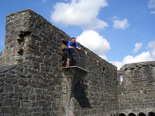 CIMG0690.JPG - Sligo/Abtei: Christian auf dem Balkon, der früher dem Bischoff vorbehalten war