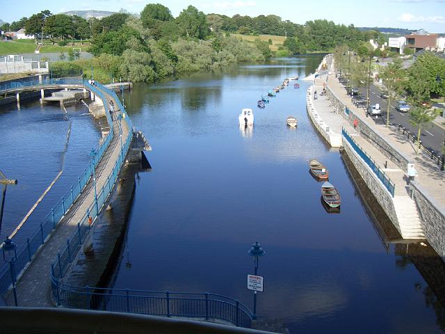 CIMG0691.JPG - Sligo/Hotel Riverside: Blick aus unserem Hotelfenster auf den Garvoge River