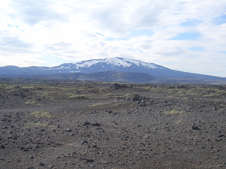 CIMG2374.JPG - N26: Blick zum Vulkan Hekla (1491m) zurueck.