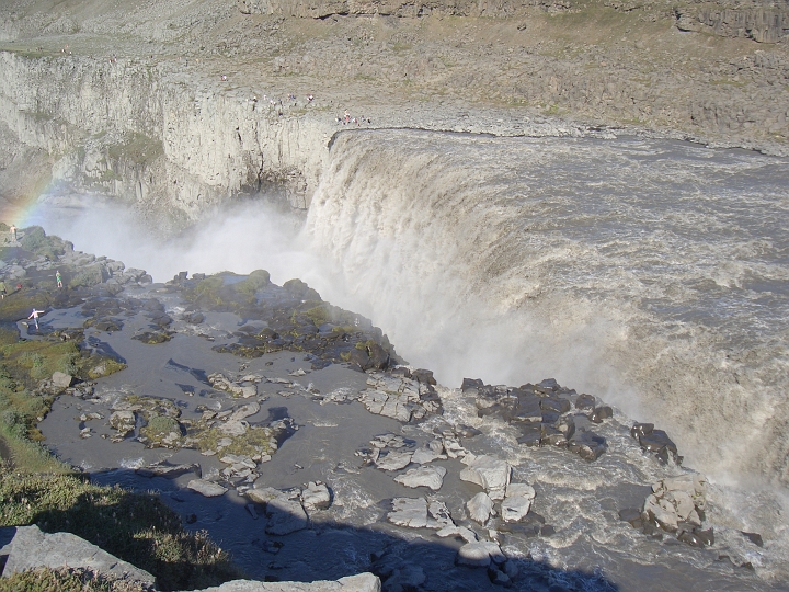 CIMG2520.JPG - Dettifoss: Das soll der wasserreichste Wasserfall Europas sein, 1500 Kubikmeter pro Sekunde, 45 Meter hoch, ca. 100 m breit.