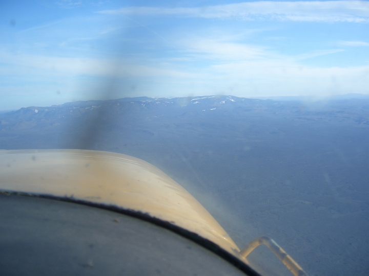 CIMG2566.JPG - Rundflug: Blick durch den Propeller des Flugzeuges.