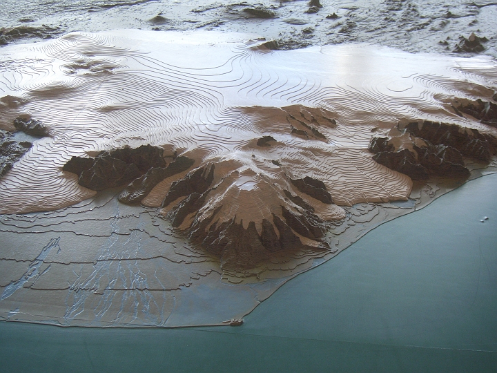 CIMG2800.JPG - Reykjavik/Neues Rathaus: Das ist der Blick auf den Hvannadalshnukur, mit 2119m Islands hoechster Berg.