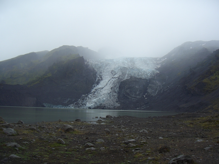 CIMG2337.JPG - Lonid: Ein kleiner See am Eyjafjallajoekull (Gletscher).