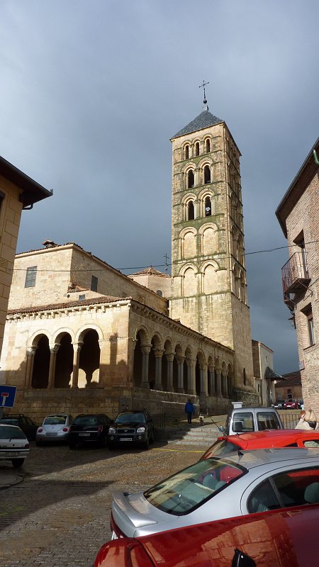 P1000610.JPG - Segovia: Blick zur Kirche "Eglesia de San Esteban".