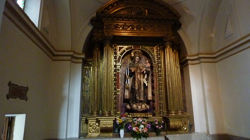 P1000743.JPG - Avila/Kirche Sta. Teresa: Altar.