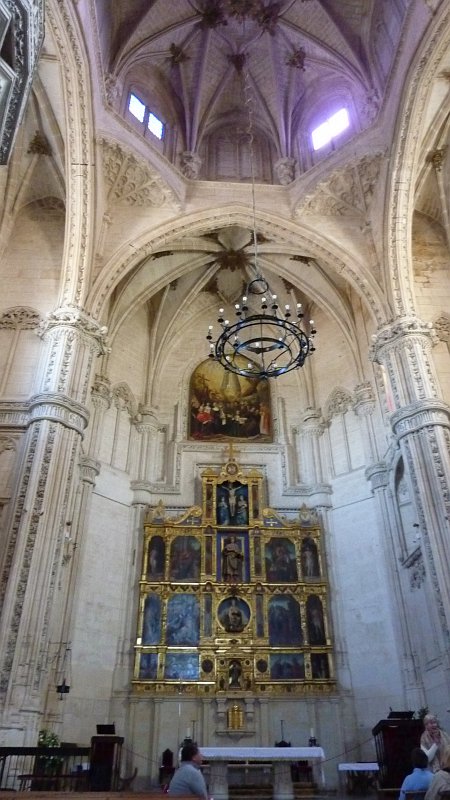 P1000770.JPG - Toledo/Franziskanerkloster: Blick zum Altar in Monasterio de San Juan de los Reyes.
