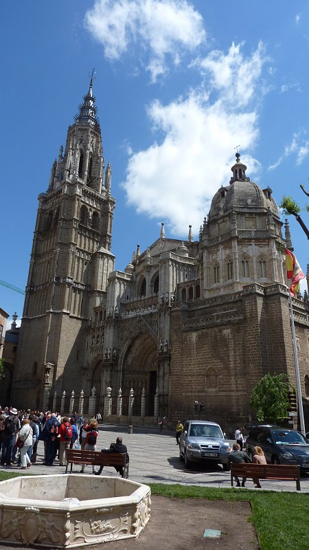 P1000798.JPG - Toledo/Plaza de Ayuntamiento: Kathedrale.