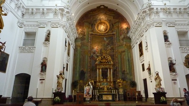 P1000806.JPG - Toledo/Jesuitenkirche: Blick zum Altar.