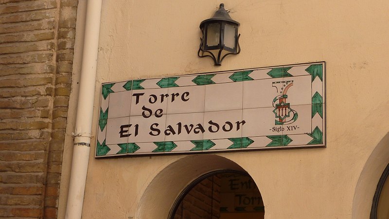 P1000940.JPG - Teruel/Torre de El Salvador: Eingangsschild.