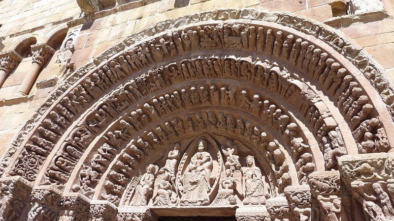 P1000997.JPG - Soria/Kirche Santo Domingo: Eingangsportal im Detail.