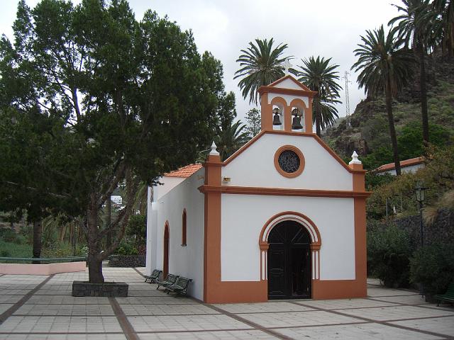 CIMG1147.JPG - Valle Gran Rey: Kirchplatz mit der Ermita de los Reyes.