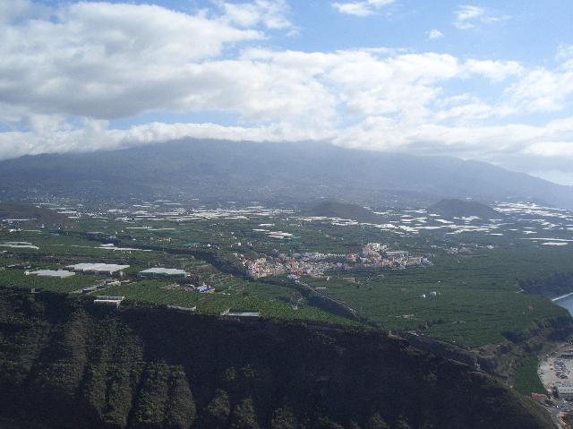 CIMG1916.JPG - Wanderung Tazacorte - El Time - Tazacorte: Blick in die Ebene von Aridane aus ca. 260 m Höhe (Panoramabild 3)