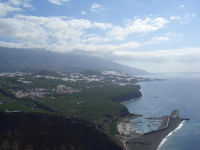 CIMG1917.JPG - Wanderung Tazacorte - El Time - Tazacorte: Blick in die Ebene von Aridane aus ca. 260 m Höhe (Panoramabild 4)