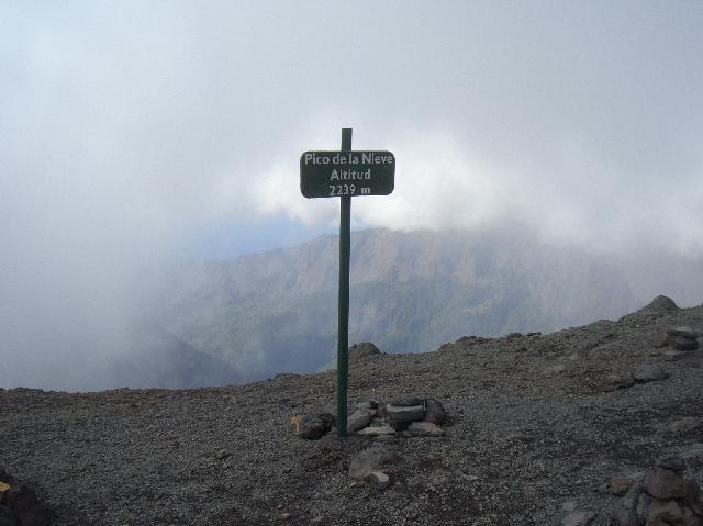 CIMG1959.JPG - Pico de la Nieve (2239m): Blick vom Gipfel auf den westlichen Calderarand