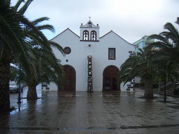 CIMG2964.JPG - Santo Domingo: Blick zur Kirche.
