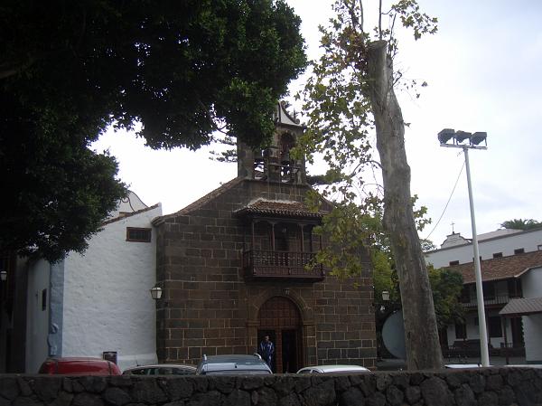 CIMG3009.JPG - Las Nieves: Blick zur Wallfahrtskirche Santuario de Nuestra Senora de Las Nieves.
