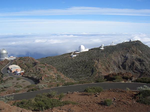 CIMG3039.JPG - Roque de los Muchachos (2426m): Blick auf die Observatorien.