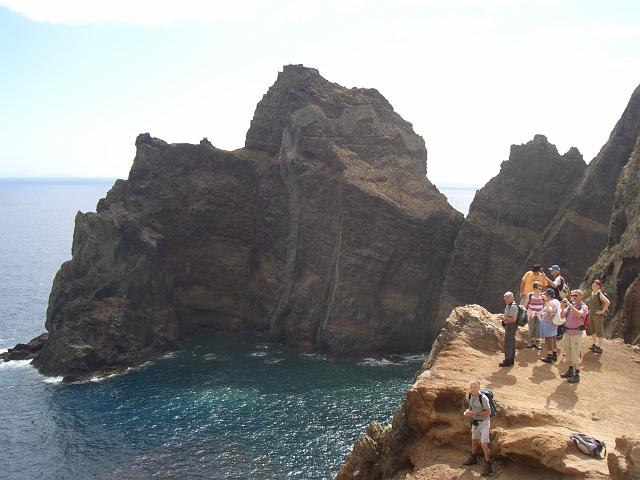 CIMG1519.JPG - Wanderung Ponta de São Lorenço (Ostkap): jeder sucht sich die beste Fotoposition.