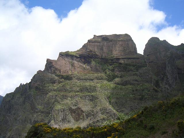 CIMG1631.JPG - Höhenweg zwischen Pico Ruivo und Pico do Areeiro: Blick in die Umgebung des Pico do Gato II.