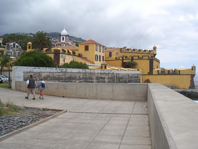 CIMG1673.JPG - Funchal: Blick zu einem alten Fort (heute ist ein Kunstmuseum drin).