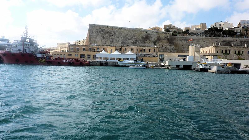 P1010394m.JPG - Hafenrundfahrt Slieme/Valletta: Rettungsschiff.