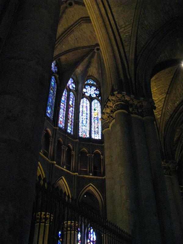 IMG_2520.JPG - Reims/Kathedrale: Buntglasfenster hinter dem Altar