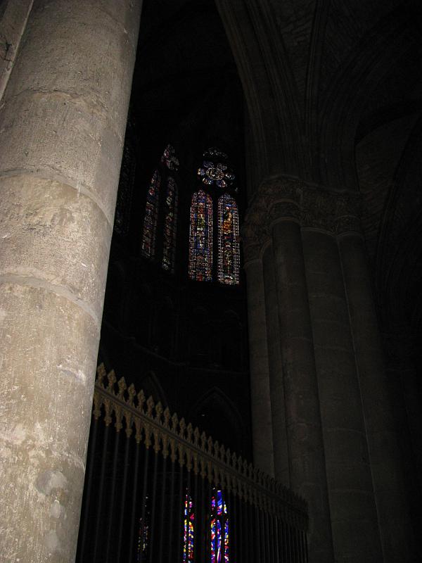 IMG_2521.JPG - Reims/Kathedrale: Buntglasfenster hinter dem Altar