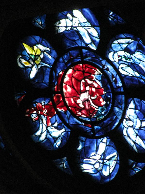 IMG_2529.JPG - Reims/Kathedrale: Buntglasfenster hinter dem Altar