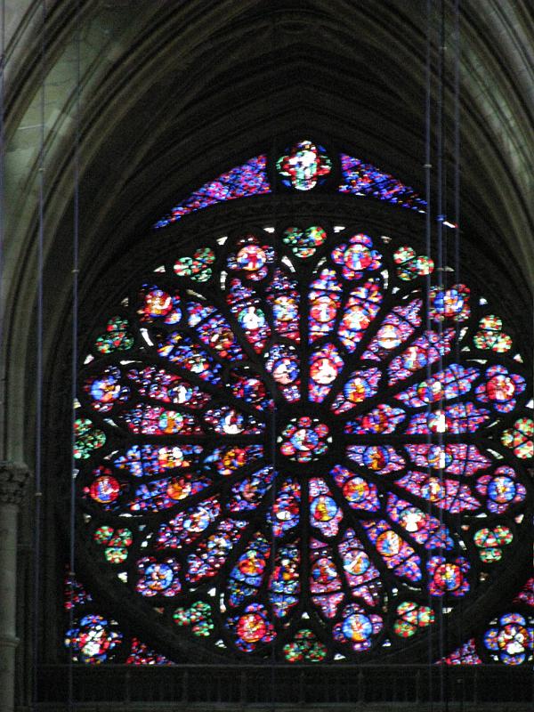IMG_2534.JPG - Reims/Kathedrale: Buntglasfenster hinter dem Altar