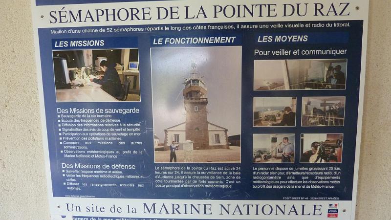 P1020942.JPG - Pointe du Raz: Infotafel zur Funktion der Rettungsstation