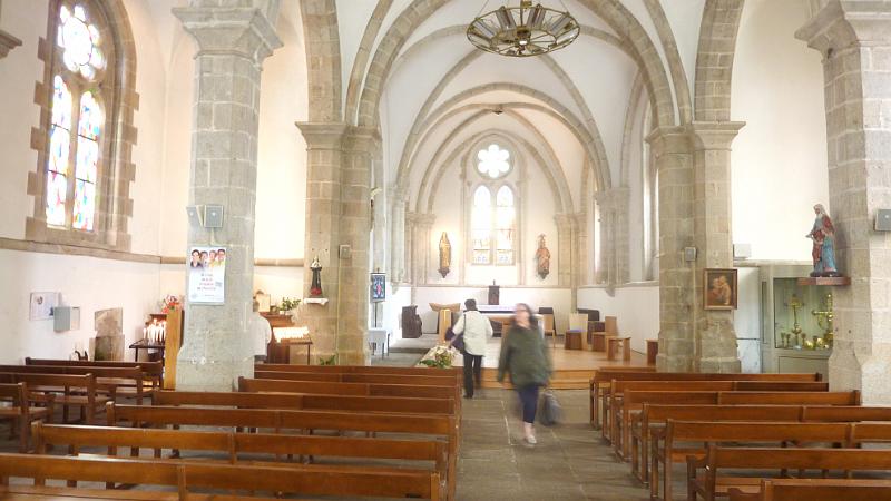 P1020971_ji.jpg - Bénodet: im Inneren der Kirche Saint-Thomas Becket