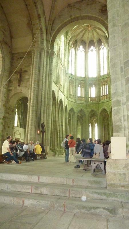 P1030037.JPG - Mont-Saint-Michel: im Inneren der Abteikirche