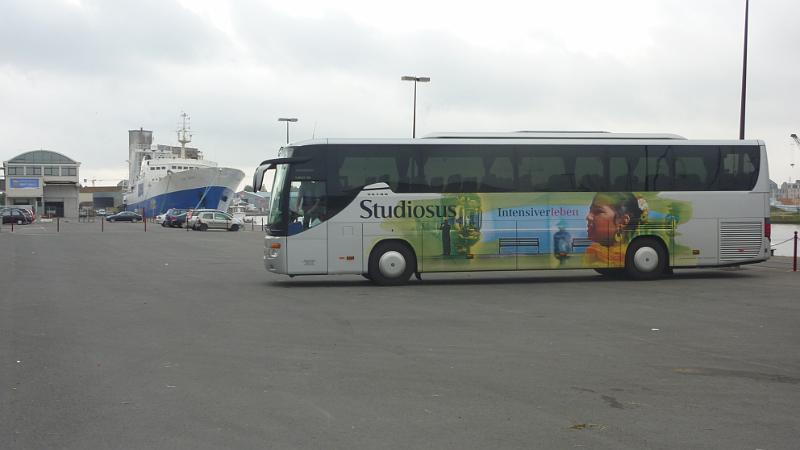 P1030043.JPG - St. Malo/Hafen: unser Bus